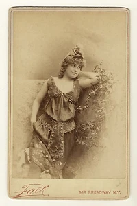 A SOUBRETTE OF MAJOR PROMISE: STAGE ACTRESS EDITH MURILLO (CABINET CARD) - Picture 1 of 2