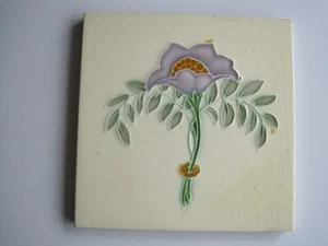 ANTIQUE ART NOUVEAU RELIEF MOULDED PURPLE FLOWER 6" TILE #1724C J.W.WADE & CO. - Picture 1 of 3