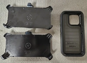 Otterbox Case and (2) Belt Clips for Iphone 15 Pro - Zdjęcie 1 z 2
