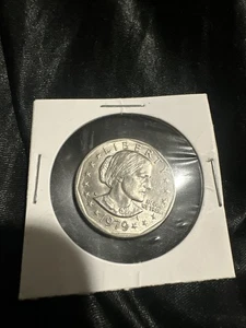 1979-D SBA$1 Susan B. Anthony Dollar - Foto 1 di 6