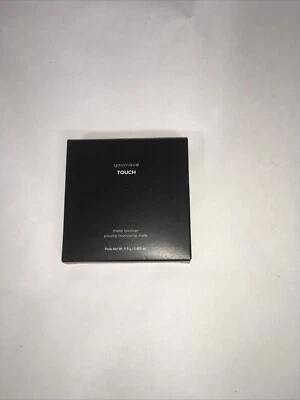 Bronceador mate Younique - profundo Foto 1 de 2