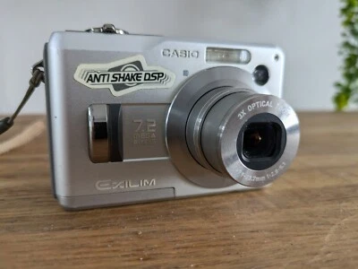 Casio Exilim EX-Z120 7.2MP Compact Digital Camera Silver Tested With SD Card VGC - Image 1 of 4