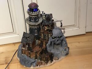 Working Misting Lemax Spooky Town Halloween Lighted ISLE OF DOOM Lighthouse 2004