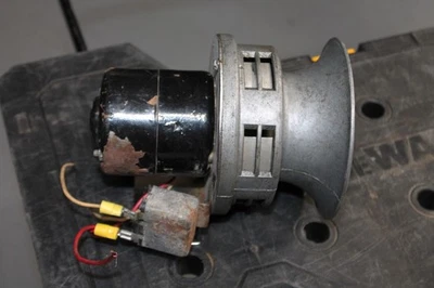 Vintage Siren Accessory auto 12 volt part used - Image 1 of 4