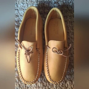 Minnetonka Men's Double Deerskin Softsole Mustard Casual Longwear Cozy Luxury - Picture 1 of 10