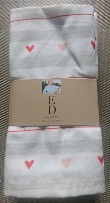 JUEGO SERVILLETAS ED ELLEN DEGENERES/4 GRISES RAYAS BLANCAS CORAZONES ROJOS ROSAS 19"X19 Foto 1 de 4