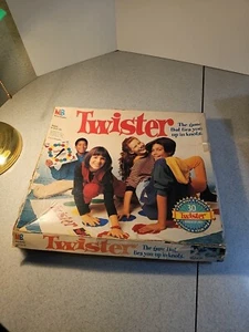 Vintage 1998 Twister Board Game Hasbro Milton Bradley - Picture 1 of 3