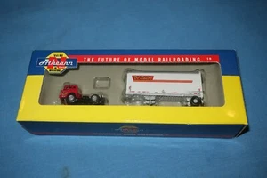 Athearn N-Scale: #10806 Di Salvo Ford "C" & 28' Wedge Trailer. - Picture 1 of 2