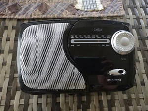 Radio meteorológica portátil WR282B en negro - Radio NOAA de emergencia y AM/FM, descuento - Imagen 1 de 5