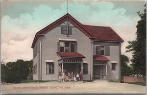 Postal de 1908 NORTH ABINGTON, Massachusetts "LINCOLN STREET SCHOOL" con estudiantes - Imagen 1 de 2