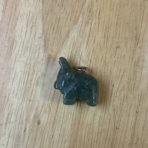 VINTAGE Jade Elephant Charm Tiny pendant Small - Picture 1 of 5