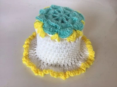 Cubierta de papel higiénico-crochet amarillo y verde azulado Foto 1 de 3