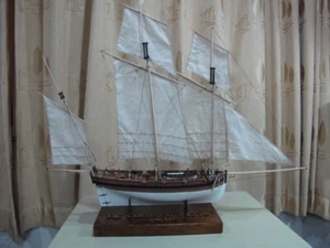 1:48 36,4" Le Coureur 925 mm französisches Holzmodell Schiffsset - Bild 1 von 11