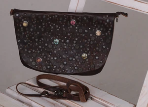 Braune Noosa Leder- Umhänge-Tasche mit 6 tollen Chunks, guter Zustand, 199,- NP - Bild 1 von 5