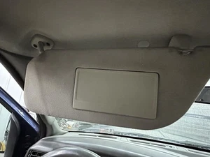 2003-2007 Ford F250SD Pickup Driver Sun Visor Crew Cab - Picture 1 of 14