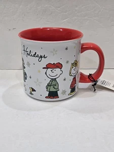 Neu mit Etikett Peanuts Gang Snoopy Charlie Brown Linus Weihnachtsbaum FROHE FEIERTAGE Tasse - Bild 1 von 4