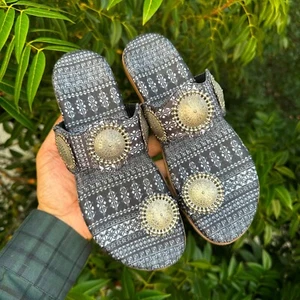 Women Kolhapuri Flats Handmade Summer Casual Slip On Ethnic Sandals SS577 - Picture 1 of 5