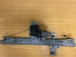 Peugeot 207 3 DOOR PASSENGER FRONT WINDOW REGULATOR MOTOR NSF 9681182380S - Picture 1 of 2