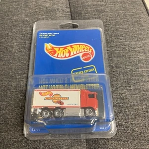 Hot Wheels Newsletter '95 Limited Edition Hiway Hauler Red & White w Real Riders - Picture 1 of 9