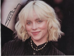 BILLIE EILISH - SOFT SULTRY VOICE UPCLOSE - HAND SIGNED AUTOGRAPHED PHOTO COA - Picture 1 of 2