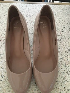 REDUCED M&S Wide Fit Nude Patent Court Shoes size 6.5 - Picture 1 of 8