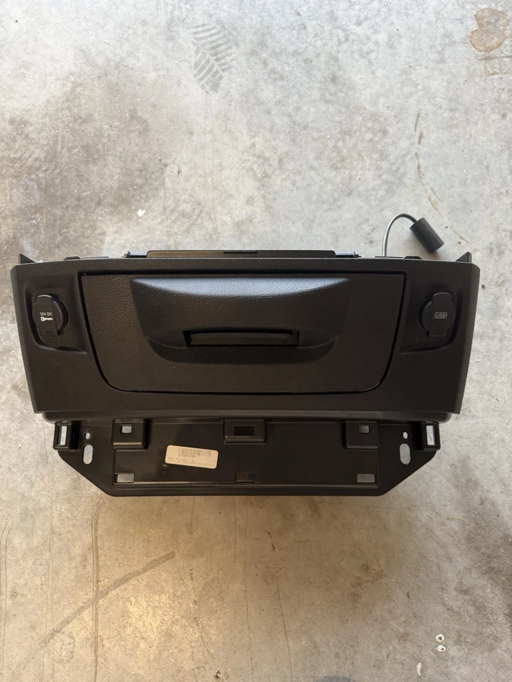 Dodge Ram 2500, 3500, 1500 2013-2018 panel de instrumentos tablero cajón de almacenamiento Foto 1 de 1