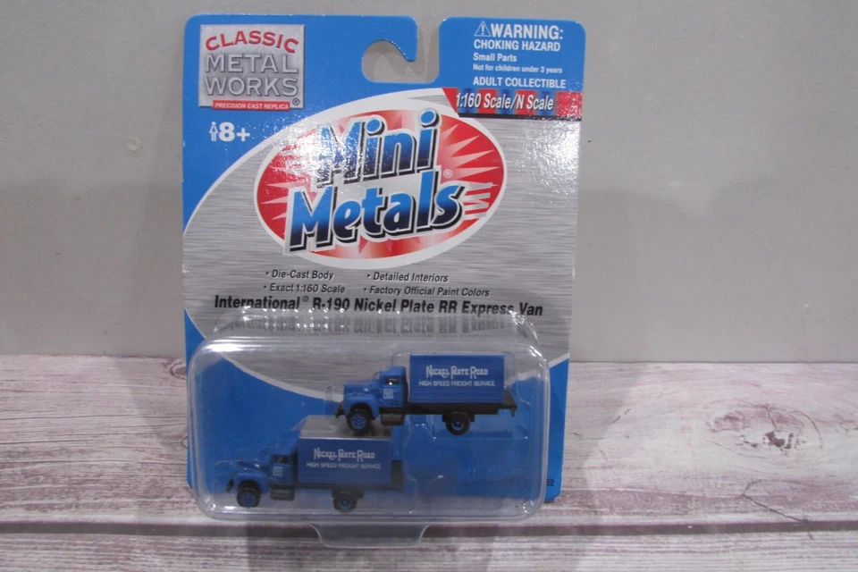 N Scale CMW 50252 International R-190 Nickel Plare RR Express Van - Image 1 of 1