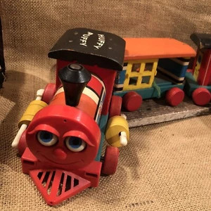 Treno a strappo in legno Huffy Puffy Fisher Price 3 pezzi anni 60 - Foto 1 di 10