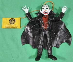 DRACULA / VAMPIRE Ben Cooper 1970s Rubber Wiggler Toy w/ Rare Tag, Unused  - Picture 1 of 2