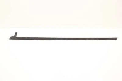 Chevrolet Suburban 2021-2024 cuarto lado derecho moldura superior OEM 86810268 Foto 1 de 4