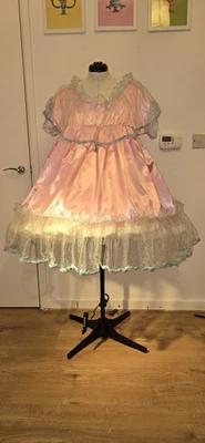 Vestido Corto Adulto Bebé Rosa Satinado Sissy Volantes Cintura Alta 36 a 46 Pecho  Foto 1 de 4