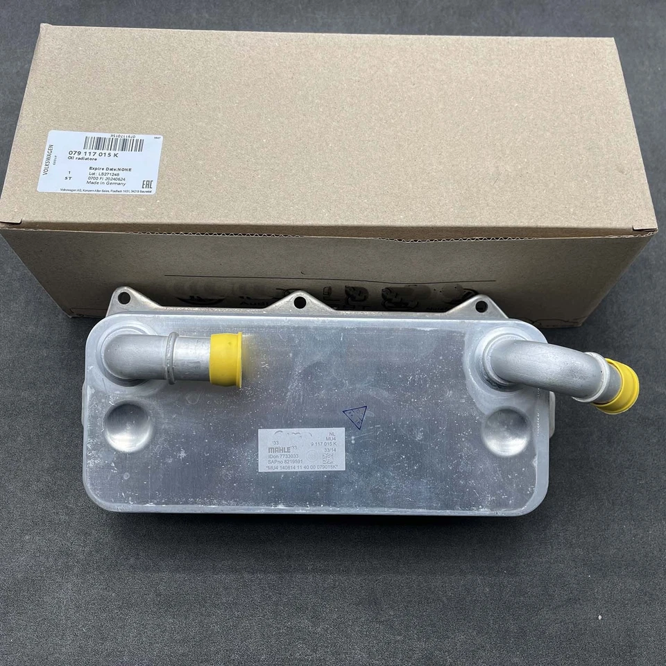 Enfriador de aceite 079117015K para Audi S6, S7, S8, A8 Quattro 4,0 L 2012-18 079-117-015-K Foto 1 de 4