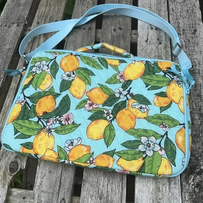 Capa tiracolo para laptop Vera Bradley Lemon Grove - Imagem 1 de 4