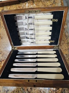 Antique Silverware British Metal Bone Handle Hors d'oeuvre Set in Oak Case Rare - Picture 1 of 9