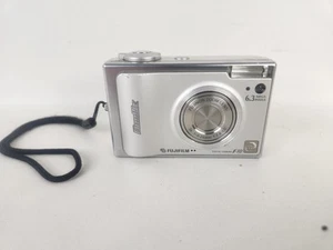 Fujifilm FinePix F10 6.3MP Super CCD Digital Camera Battery SD Case Lot TESTED - Picture 1 of 12