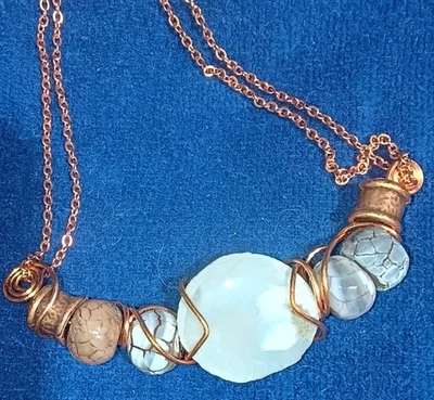 Collar Doble Cadena Piedras Cobre Y Cristal Blanco Foto 1 de 4