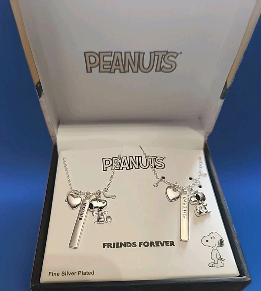 Juego de collar madre e hija Peanuts Snoopy Foto 1 de 2