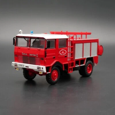 Veículo de brinquedo de metal modelo carro fundido Ixo 1:43 caminhão bombeiros Berliet GBD - Imagem 1 de 4