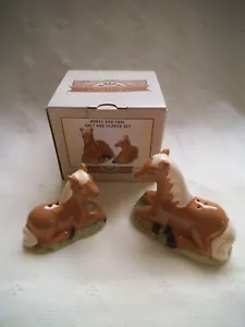 Cracker Barrel ~ Pferd & Fohlen ~ Salz & Pfefferstreuer ~ Neu im Karton - Bild 1 von 3