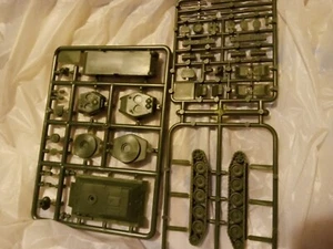 flames of war soviet T34-85 on sprue - Bild 1 von 2