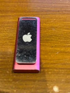 Apple iPod Shuffle 3rd Generation Pink  - Picture 1 of 3