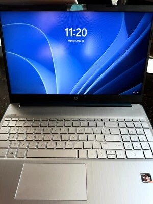 Portátil HP 15.6 FHD, AMD Ryzen 5 5500U 6 núcleos (hasta 4,0 GHz), gráficos AMD Radeon Foto 1 de 2