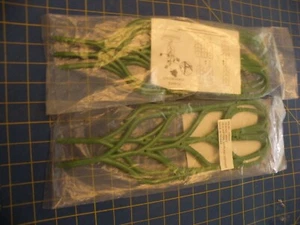 2 NEW IN PACKAGE PLANTS SUPPORT - S/3 - Picture 1 of 2