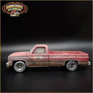 1982 82 GMC K2500 4X4 Camioneta Pickup Enganche Squarebody 1/64 Escala - Imagen 1 de 7