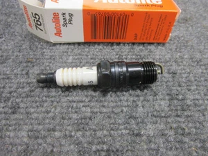 Autolite 765 - BOX of 4 Spark Plugs ((((FAST SHIPPING)))) - Foto 1 di 4