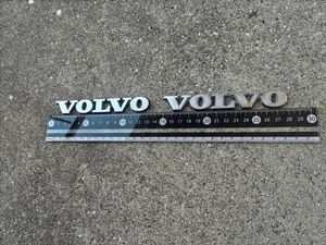 Volvo 240 740 Metal Fender Emblem Pair Discontinued Vintage Near Mint Condition - Bild 1 von 9