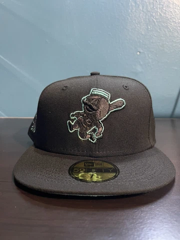 Cincinnati Reds x Mascot Glow 7 1/4 Cover
