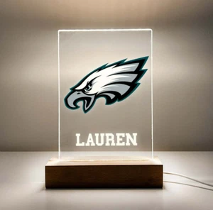 Philadelphia Eagles Fútbol Aficionado Jugador Deportes Base Madera Luz Nocturna Lámpara LED - Imagen 1 de 6