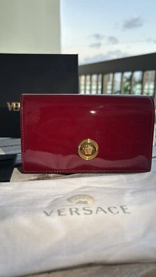 BOLSO MINI BANDOLERA CHAROL ROJO Foto 1 de 4