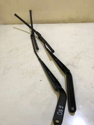 PAR DE ESCOBILLAS LIMPIAPARABRISAS DELANTERAS VALEO BMW X5 E70 3.0D 07-13 Foto 1 de 2